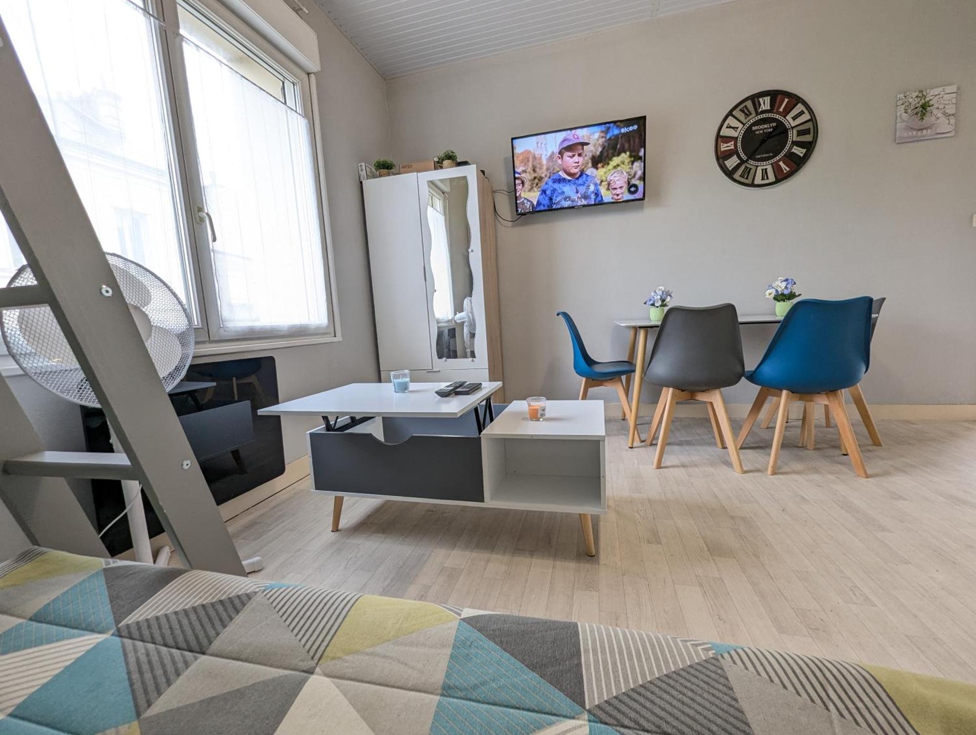 Apartment Grands Maillochon Acces Gare De Et Centre A Pieds Poitiers