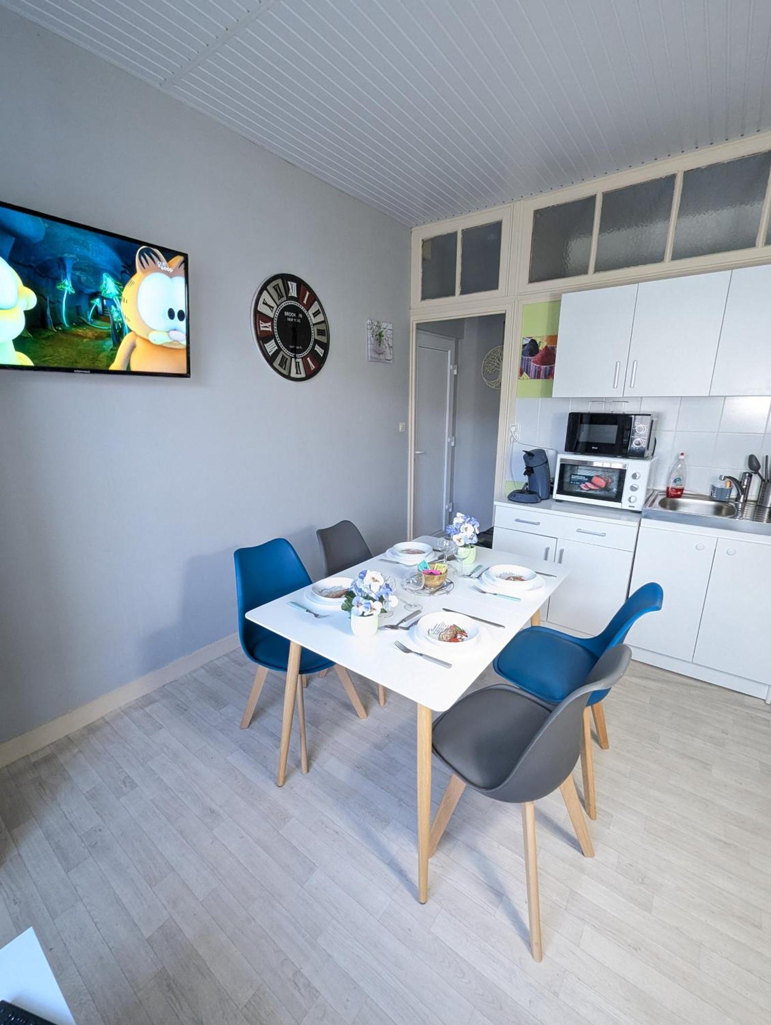 Grands Maillochon Acces Gare De Et Centre A Pieds Apartment Poitiers
